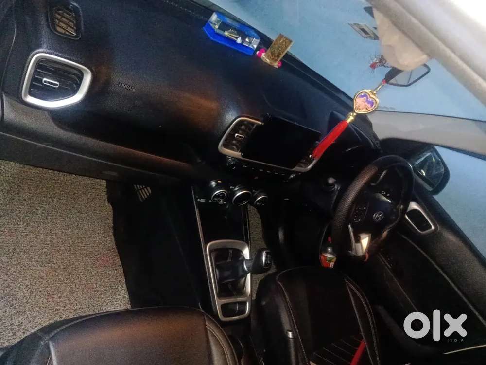 Hyundai Venue 2022 Petrol Well Maintained