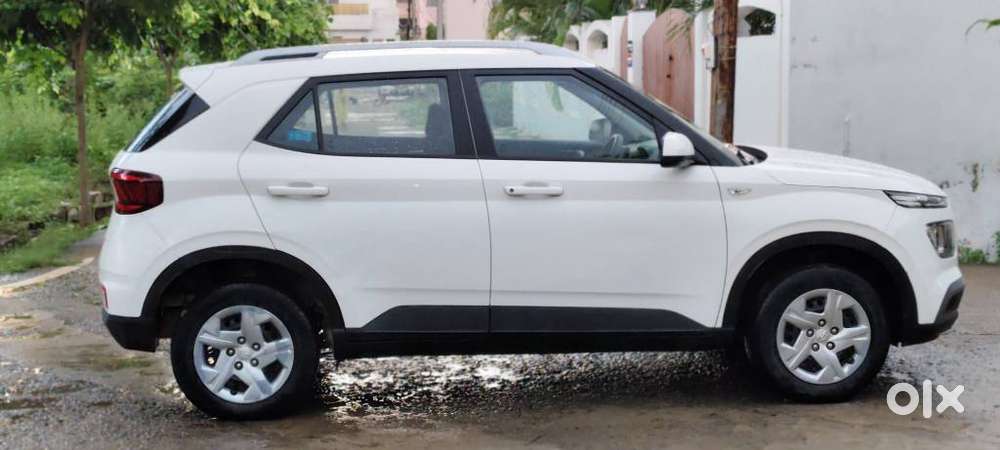 Hyundai Venue 1.2 S Plus, 2022, Petrol