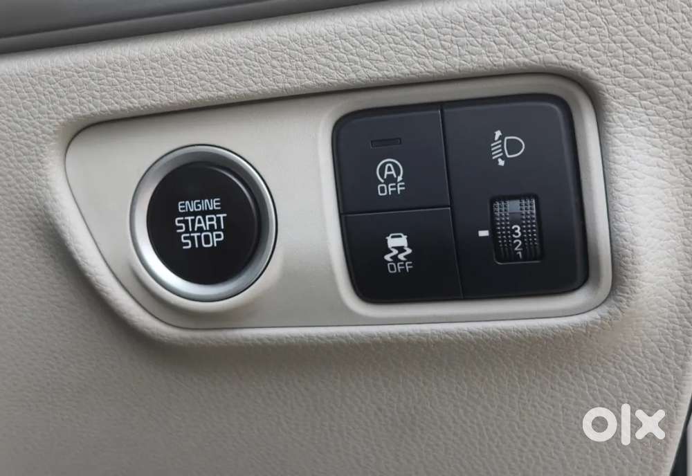 Kia Carens Prestige Plus Diesel, 2025, Petrol