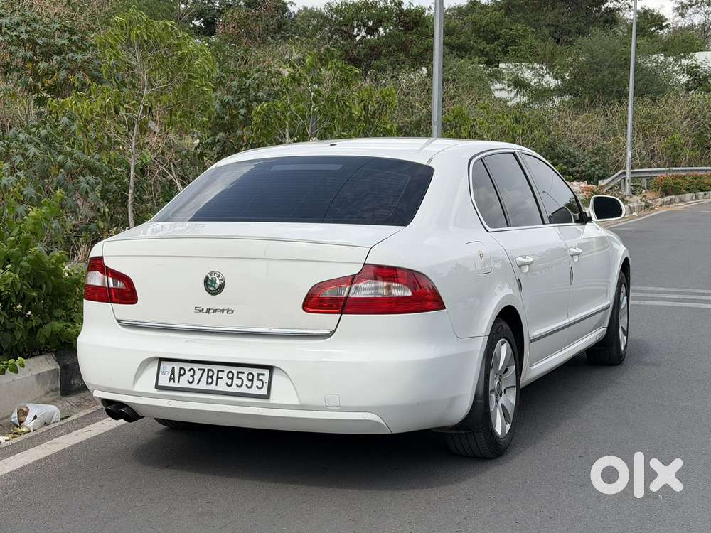 Skoda Superb 1.8 Elegance Tsi At, 2011, Petrol