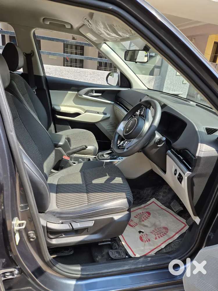 Kia Carens Prestige Plus 2022 Petrol Automatic