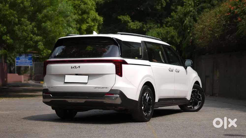 Kia Carnival Limousine 2025