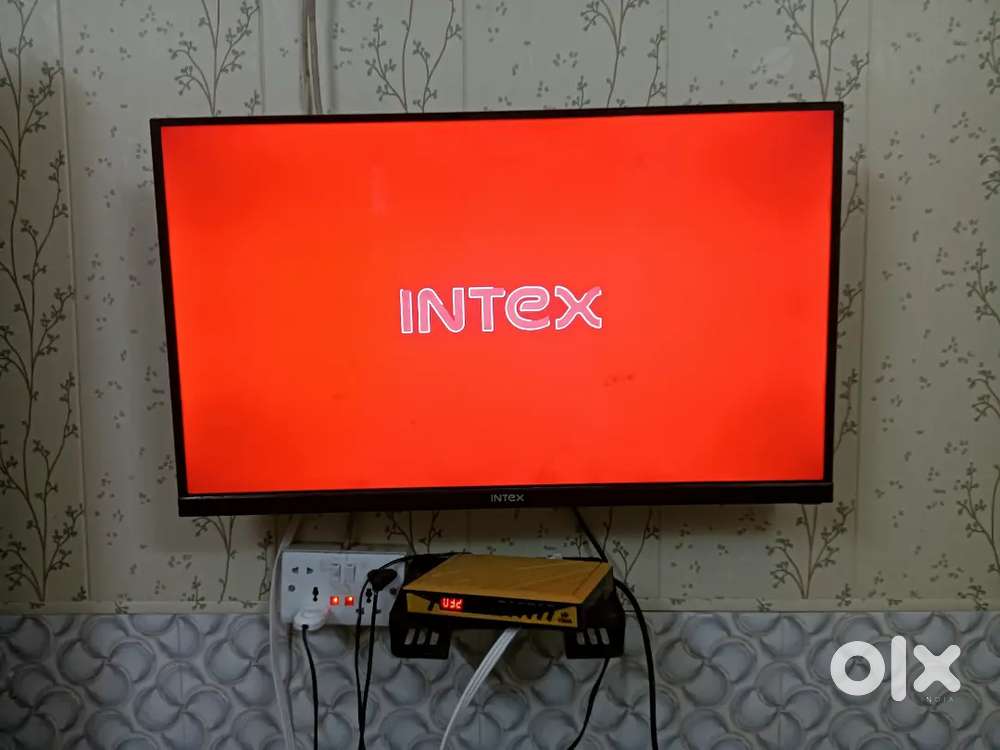INTEX 32 SMART LED GOOD CONDITION WITH PACKING