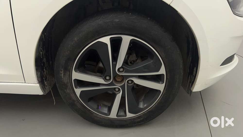 Tata Altroz 1.2 Xt, 2023, Cng & Hybrids