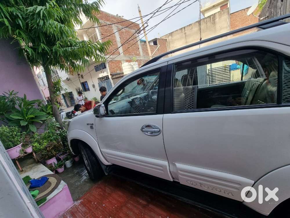 2011 Toyota Fortuner Manual