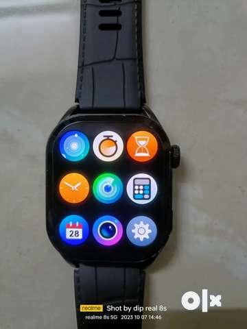 Smart watch price discount 2500