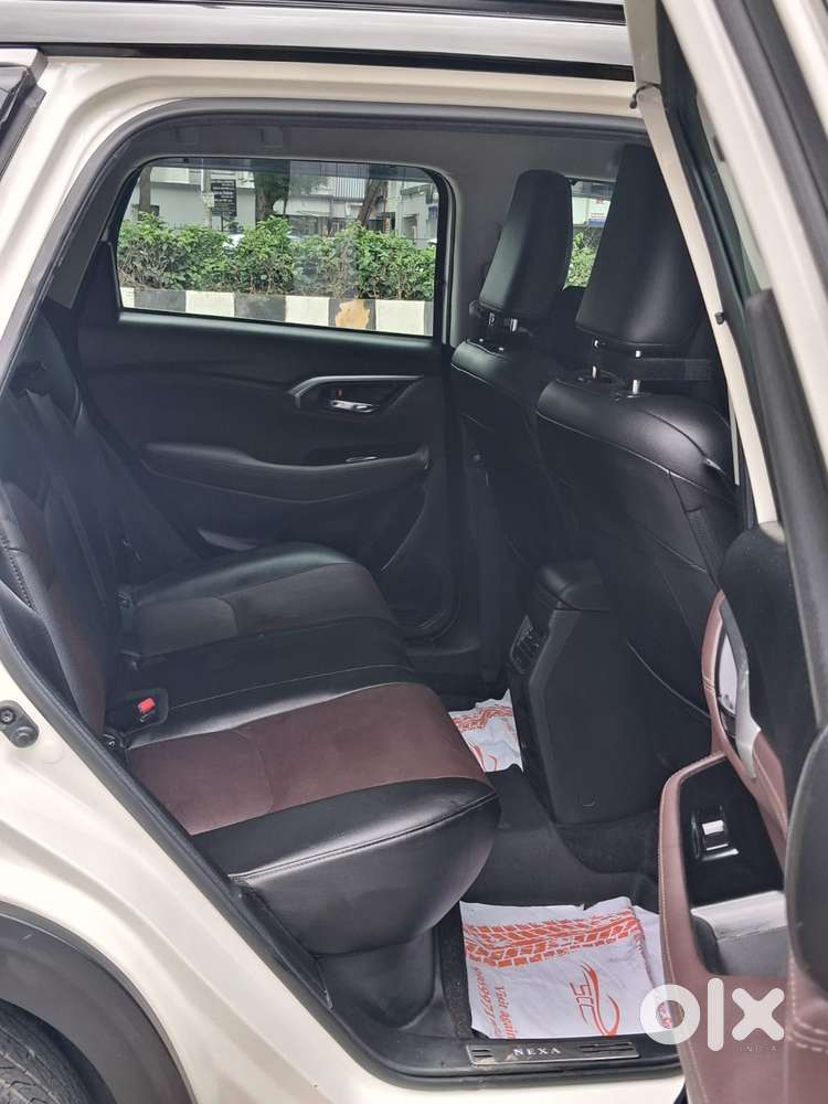 Maruti Suzuki Grand Vitara 1.5 Alpha Smart Hybrid At, 2023, Petrol
