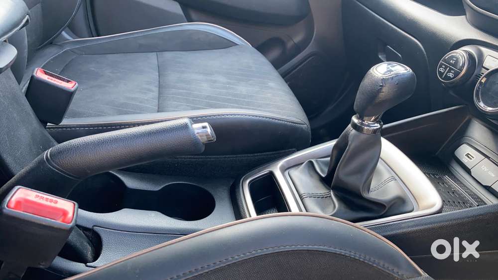 Hyundai Venue Sx 1.2 Mt Knight Edition, 2023, Petrol