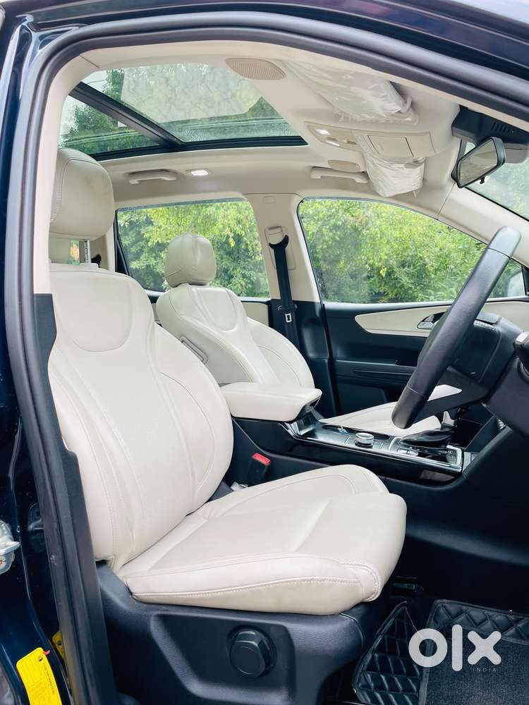 Mahindra Xuv700 2.2 Ax 7 Diesel At Str Awd, 2022, Diesel