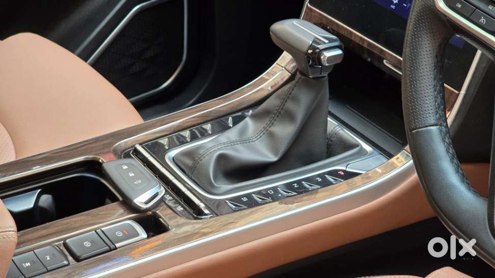 Mg Hector Plus Sharp Pro 1.5 Turbo Petrol Cvt 6 Str, 2024, Petrol