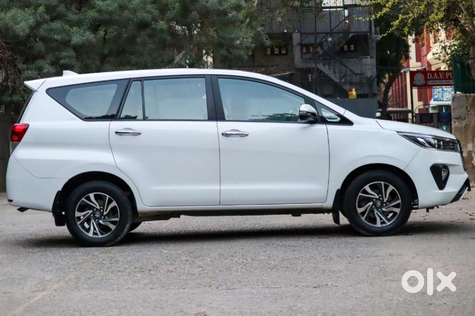 Toyota Innova Crysta