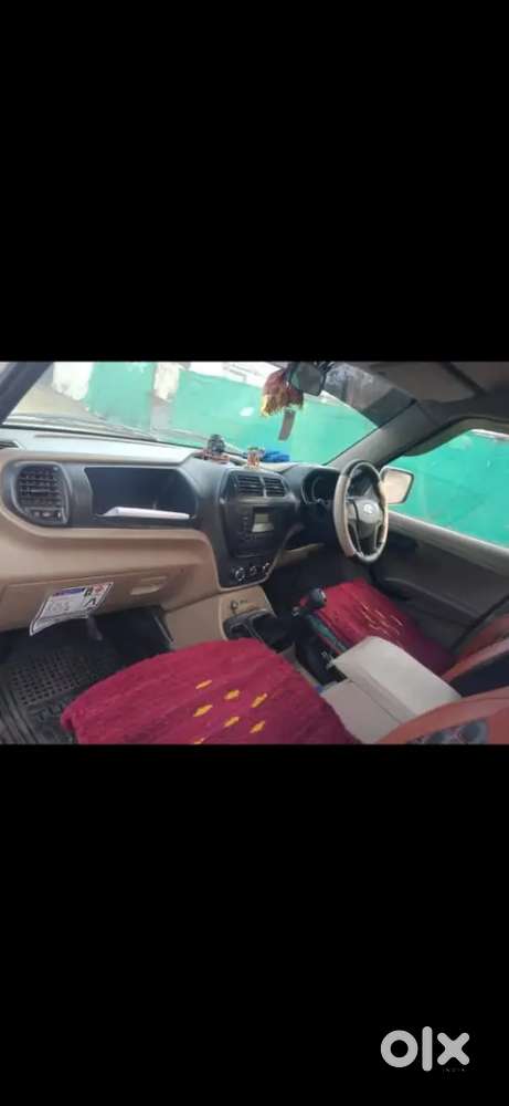 Mahindra Tuv 300 2016