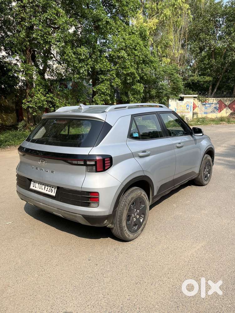 Hyundai Venue S (o) 1.2 Petrol Knight Edition, 2023, Petrol