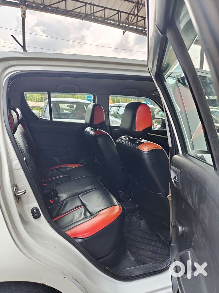 Maruti Suzuki Swift Lxi Optional-o, 2017, Petrol