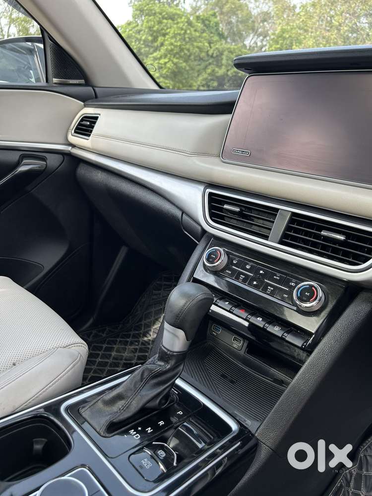 Mahindra Xuv700 2.0 Ax 7 Petrol At Luxury Pack Str, 2023, Petrol