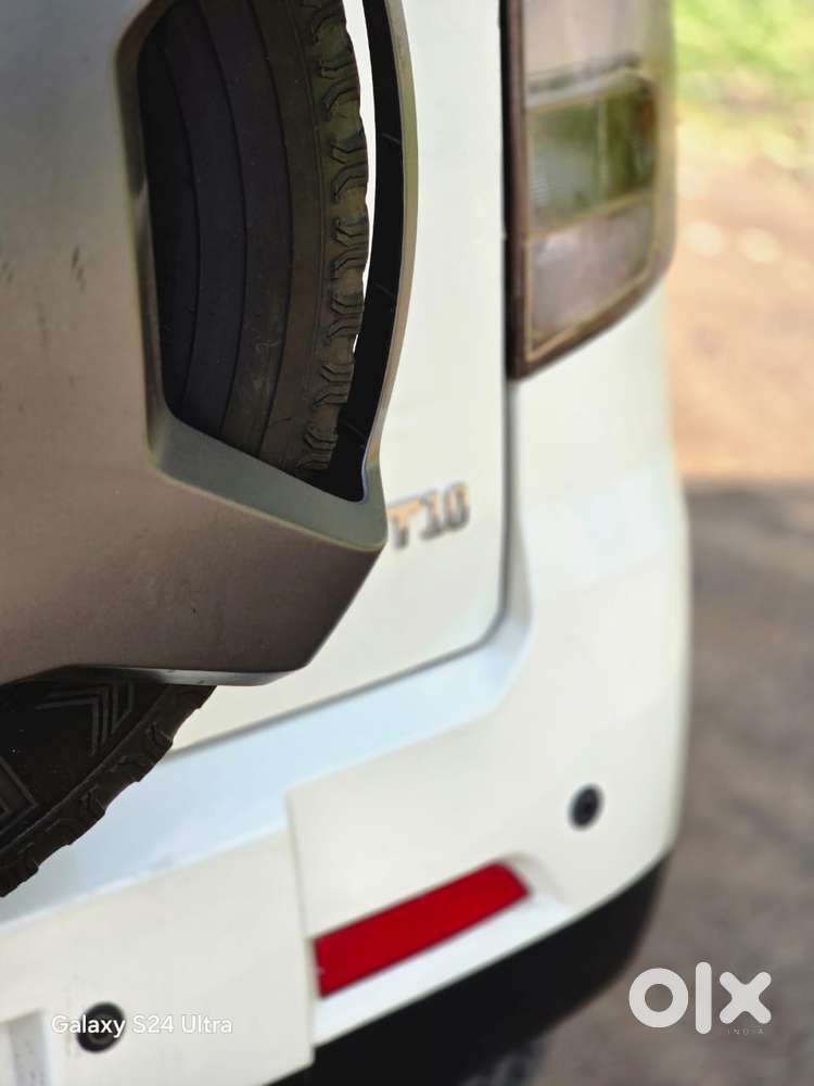 Mahindra Tuv 300 T10, 2020, Diesel