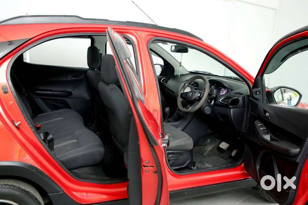 Tata Tiago 1.2 Revotron Xza, 2022, Petrol