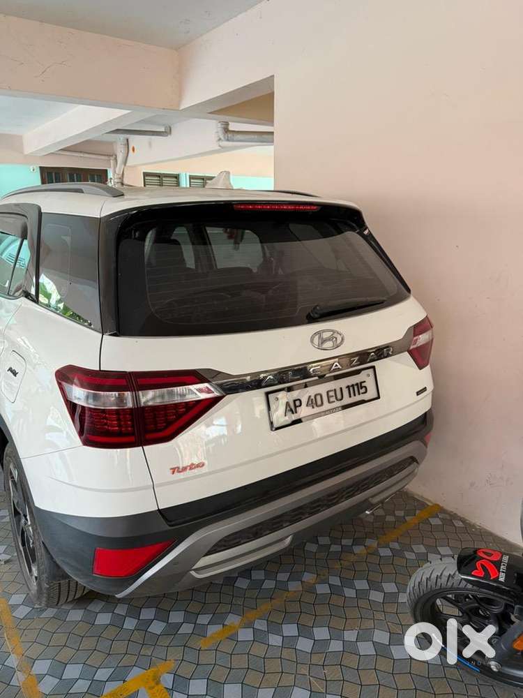 Hyundai Alcazar 2025 Petrol Well Maintained