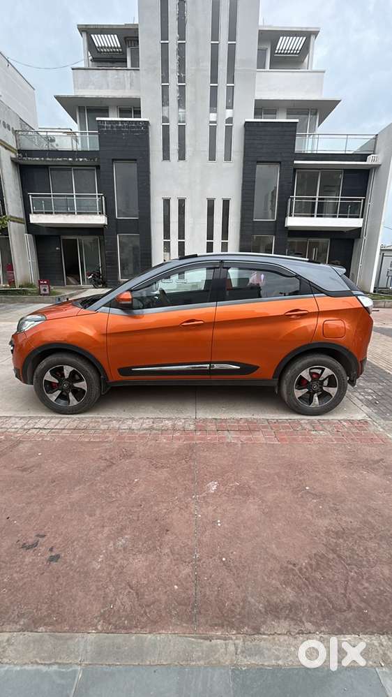 Well Maintained & Never Painted 2018 Tata Nexon Diesel Amt Xza Plus
