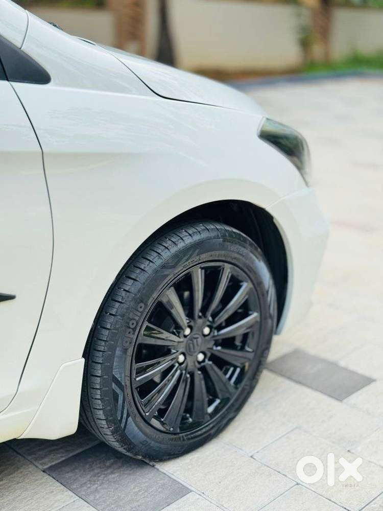 Maruti Suzuki Ciaz Alpha 1.5 At, 2022, Petrol