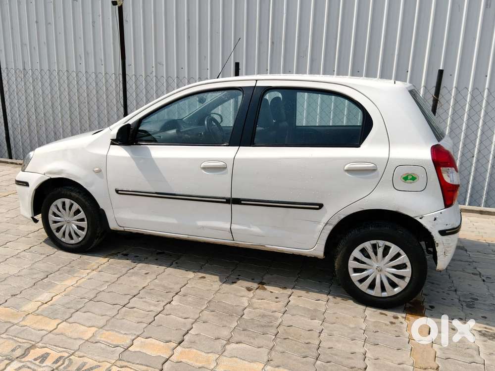Toyota Etios Liva 2013-2014 G, 2013, Petrol
