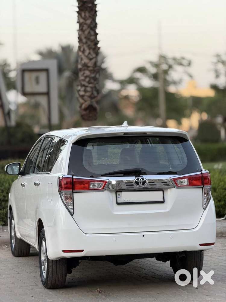 Toyota Innova Crysta 2.4 Gx Mt 8s, 2016, Diesel