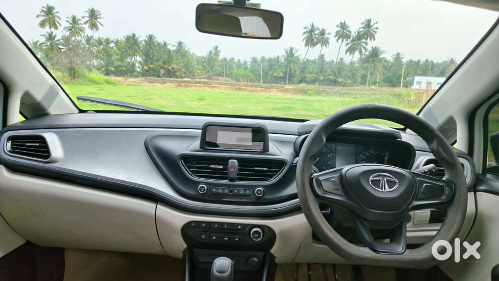Tata Altroz 1.2 Xm, 2023, Petrol