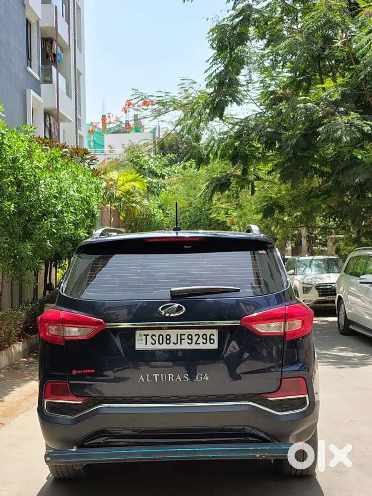 Mahindra Alturas G4 2022 Diesel Variant