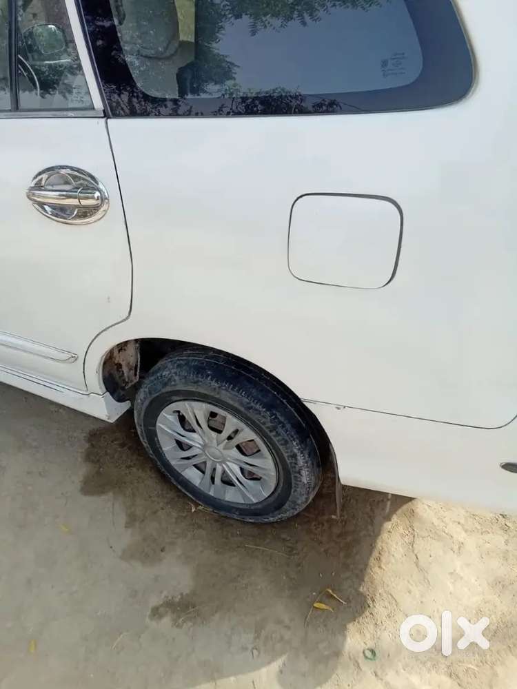 Toyota Innova 2016 Diesel 190000 Km Driven