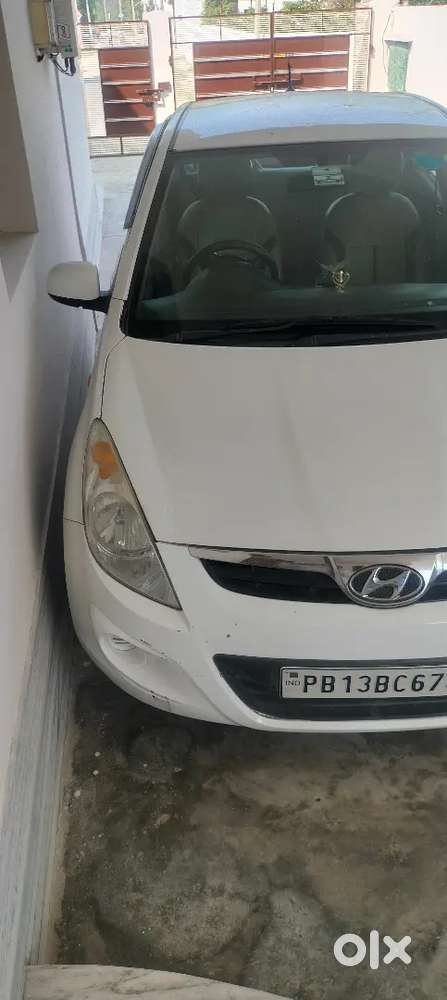 Hyundai I20 2011 Diesel Well Maintained, Owner Defence Personal