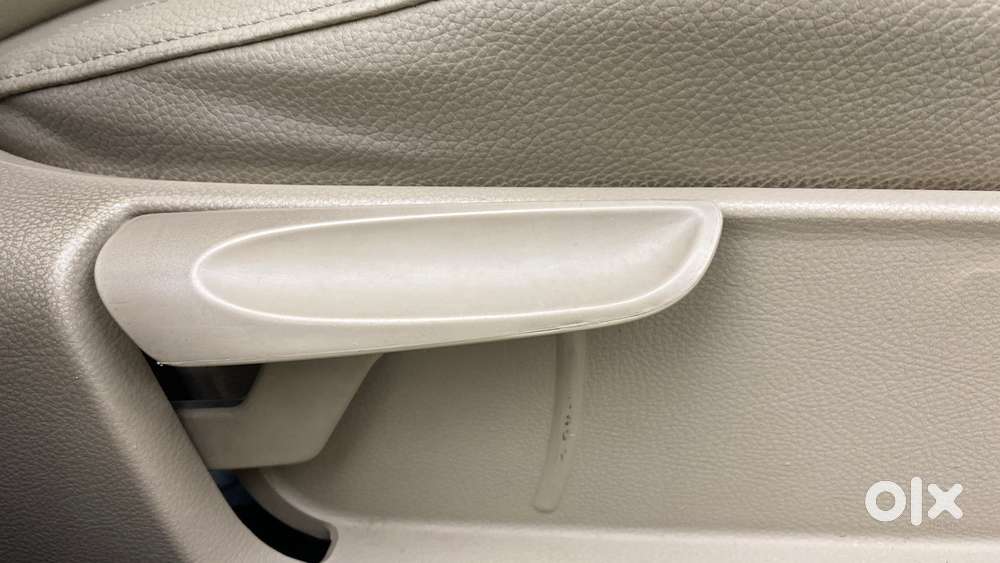Volkswagen Vento 1.2 Highline Plus At 16 Alloy, 2017, Petrol
