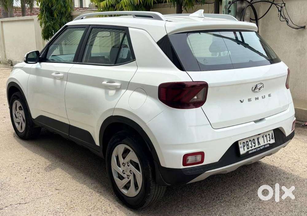Hyundai Venue, 2022, Petrol