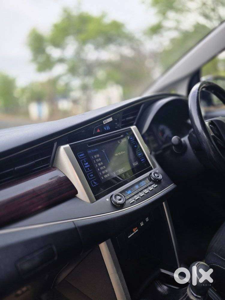 Toyota Innova Crysta 2.4 V 8 Str, 2017, Diesel