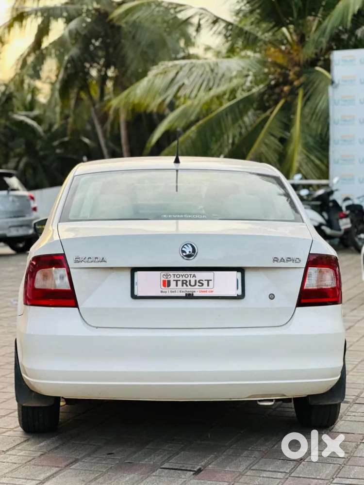 Skoda Rapid 1.6 Mpi Ambition, 2016, Petrol