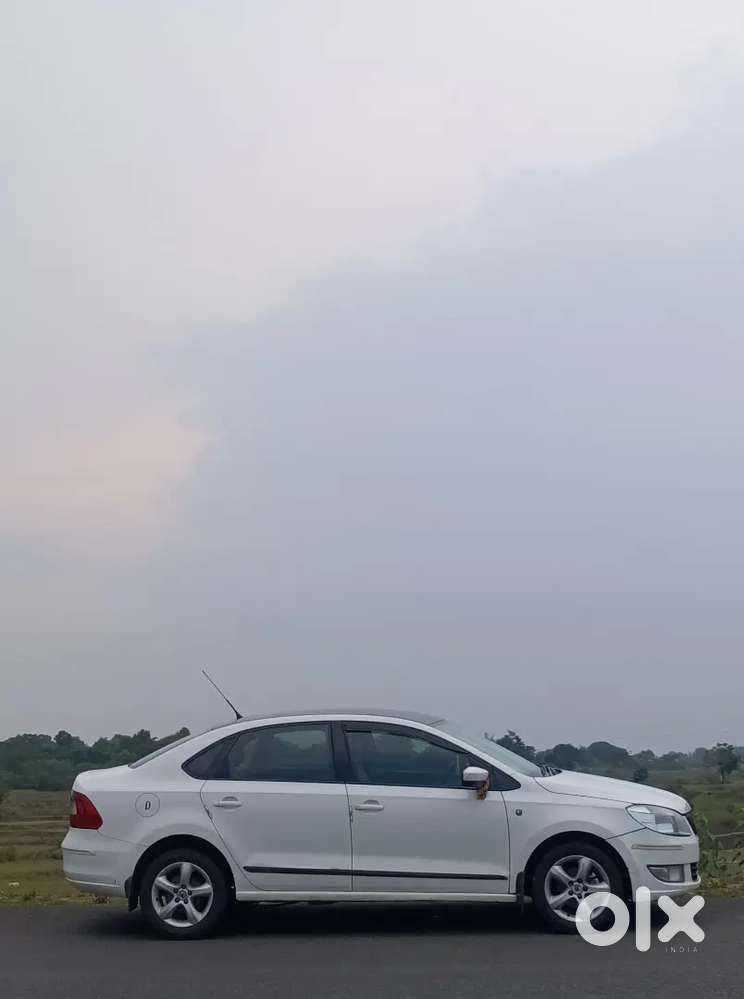 Skoda Rapid Elegance 2013 Diesel Manual
