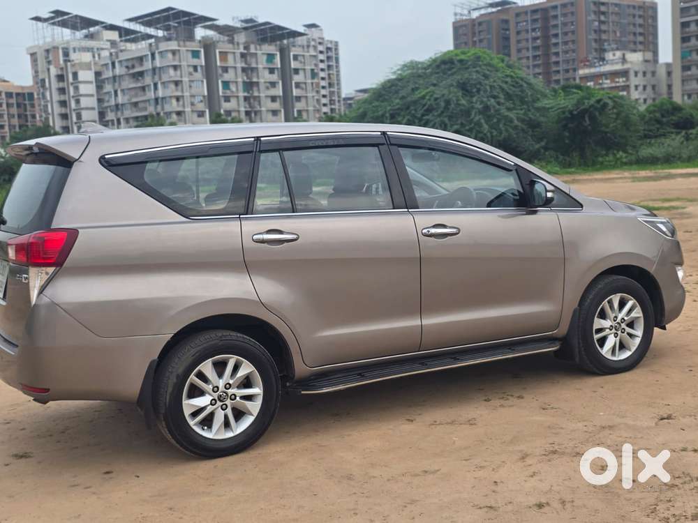 Toyota Innova Crysta 2.4 V 8 Str, 2016, Diesel