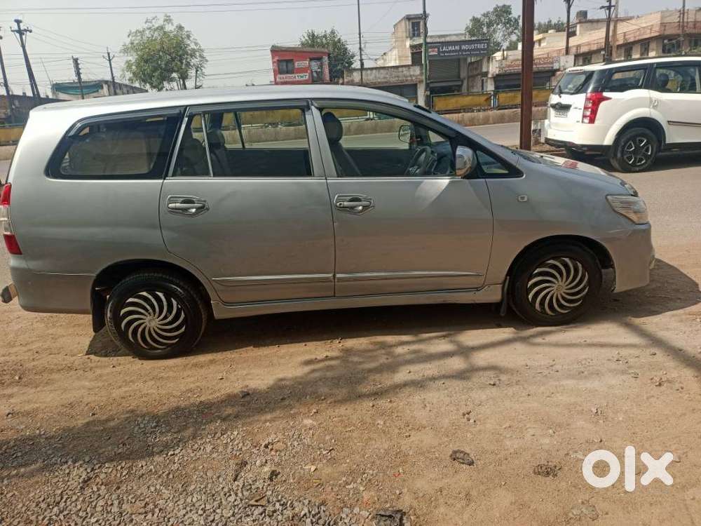 Toyota Innova 2.5 G (diesel) 8 Seater, 2015, Diesel