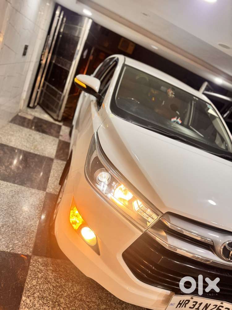 Toyota Innova Crysta 2.4 V 8 Str, 2017, Diesel