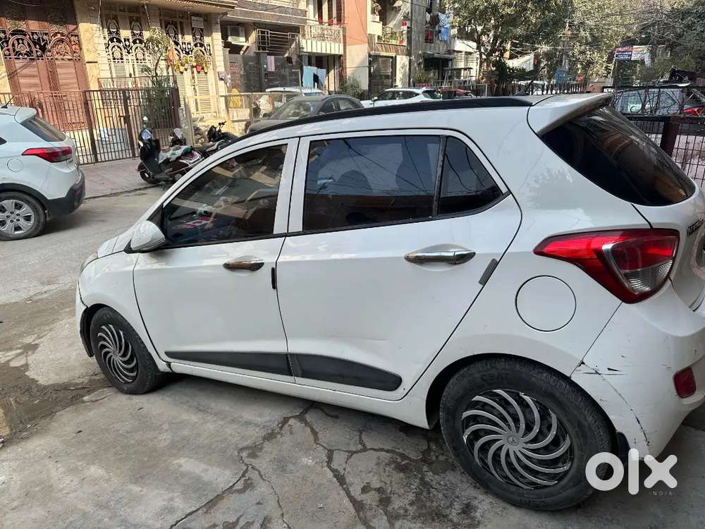 Hyundai Grand I10 Sportz 2016 Car
