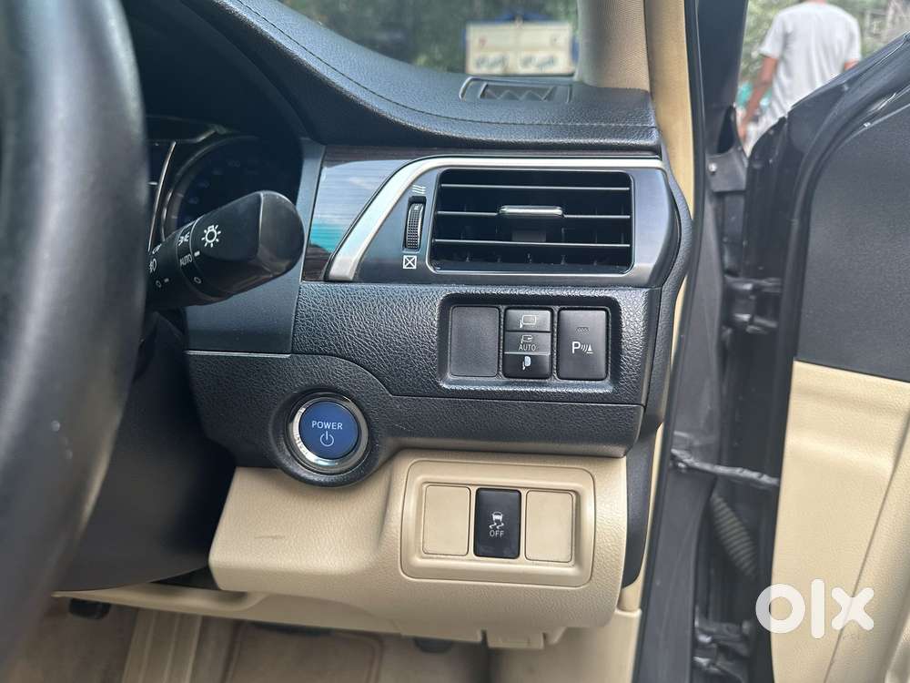 Toyota Camry 2.5 Hybrid, 2015, Electric