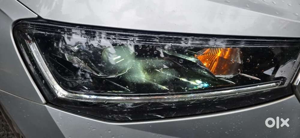 Skoda Slavia Style 1.0l Tsi At, 2022, Petrol