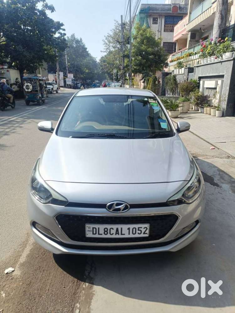 Hyundai I20 Sportz 1.2 Ivt Dual Tone, 2015, Cng & Hybrids
