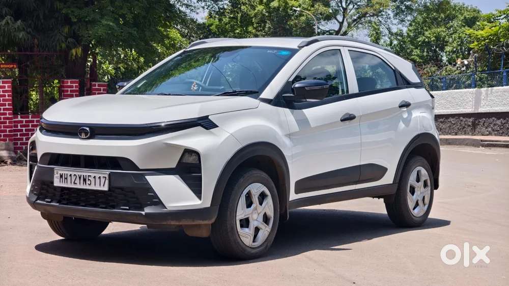 Tata Nexon Smart Plus S 1.2 Revotron Petrol 5 Mt, 2025, Petrol