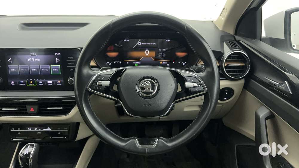 Skoda Slavia Style 1.0l Tsi At, 2022, Petrol