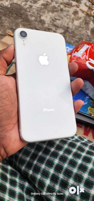 iPhone XR 128GB White. 4.7 Years Old Brand New Condition. 95