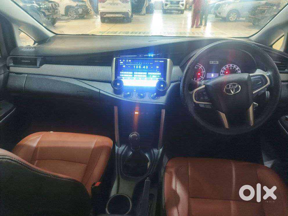 Toyota Innova Crysta 2.4 G Mt, 2023, Diesel