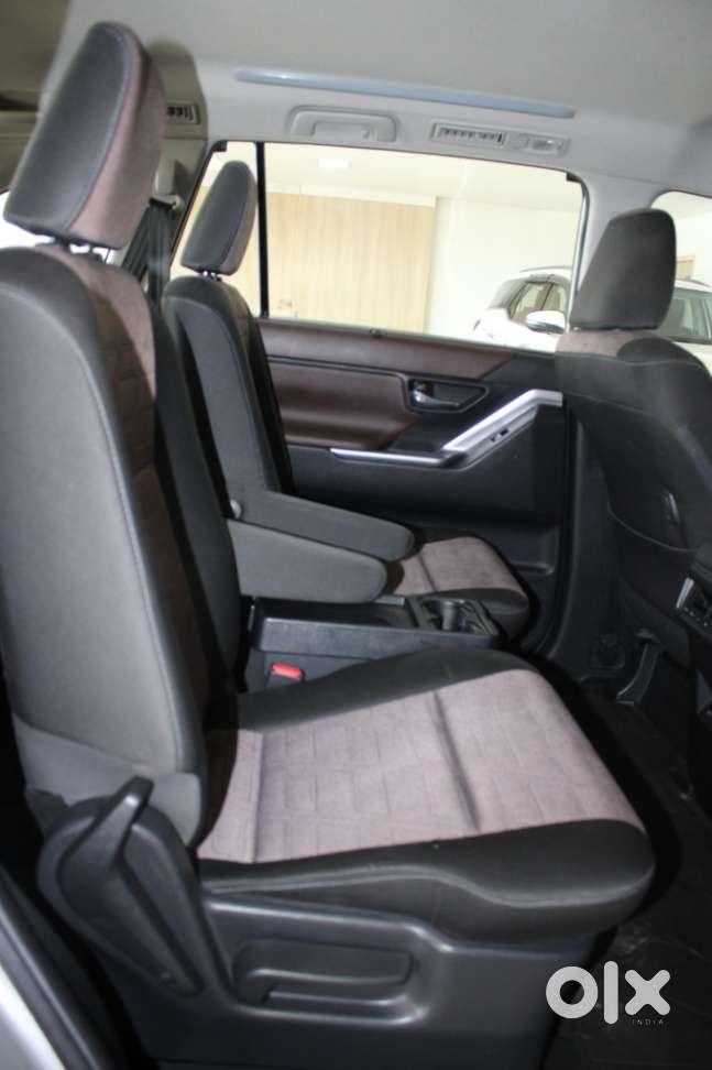 Toyota Innova Hycross 2.0 Vx Hybrid 7 Str, 2023, Petrol
