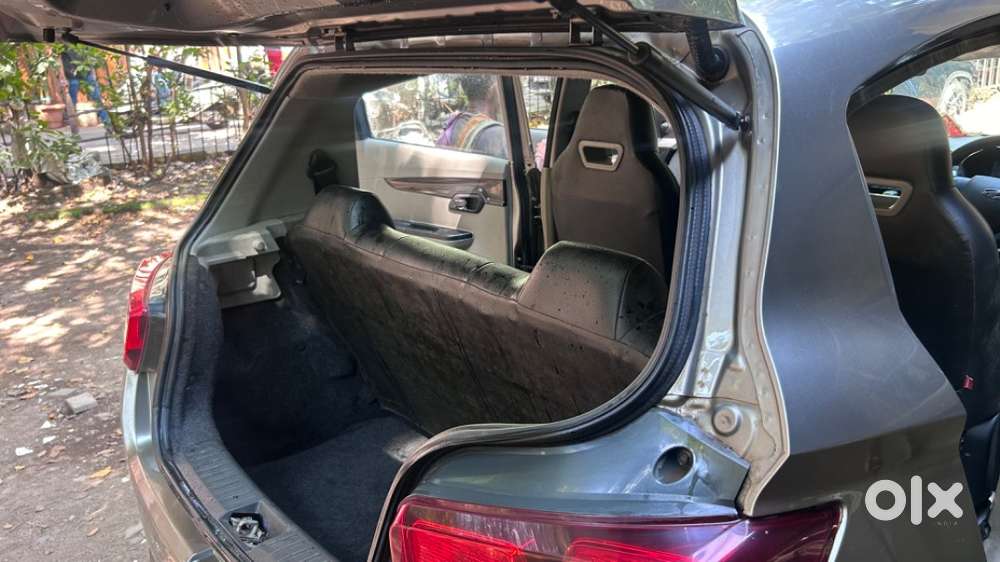 Mahindra Kuv 100 2016