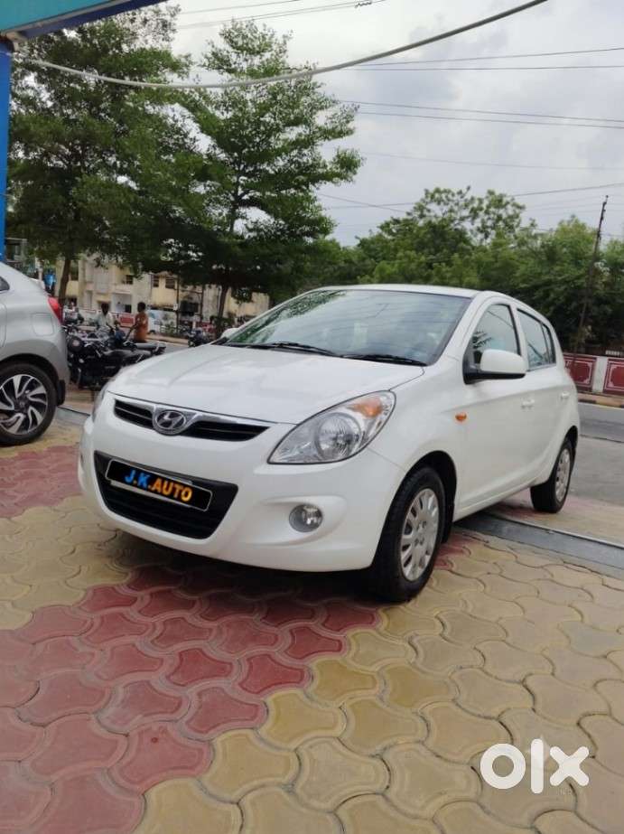 Hyundai I20 Magna 1.2 Mt, 2011, Petrol