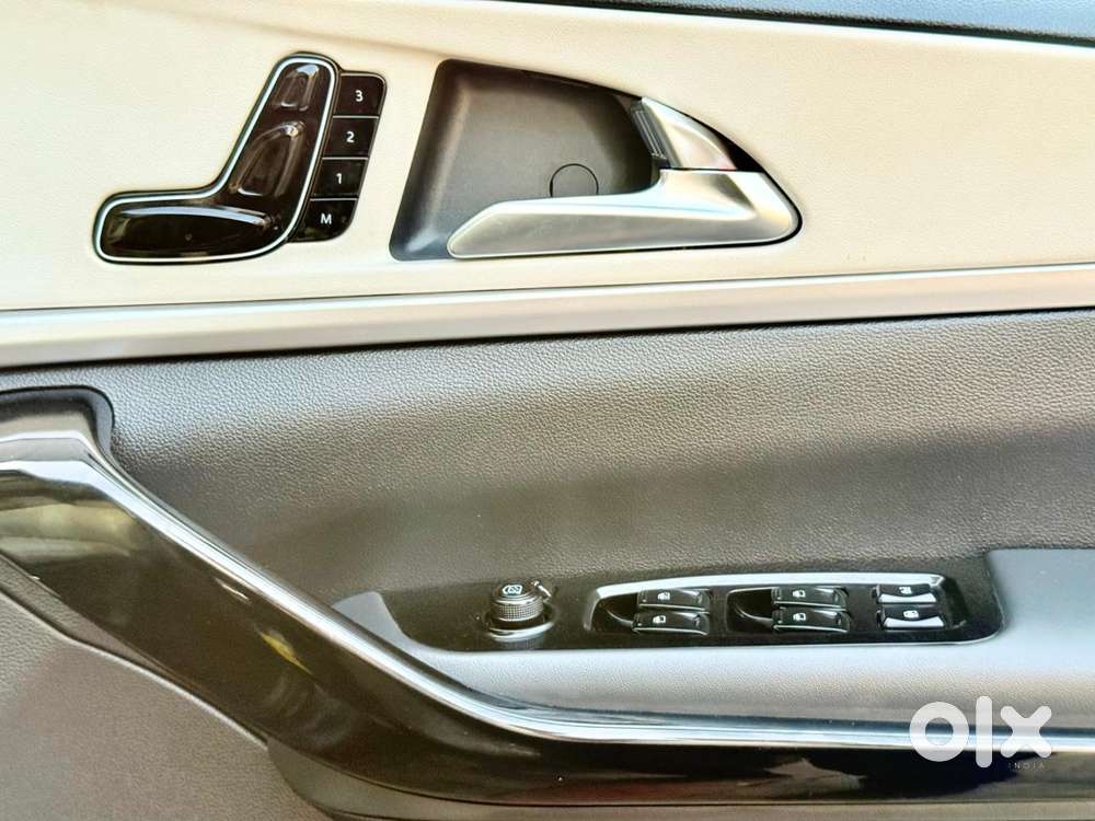 Mahindra Xuv700 2.2 Ax 7 Diesel At Str, 2021, Diesel